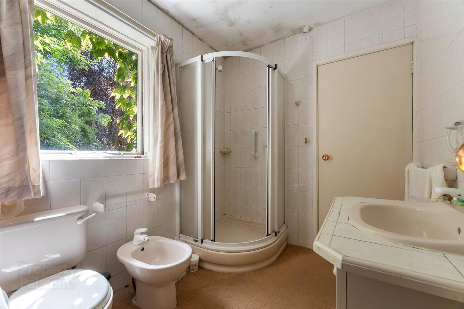 "Glenshee", 72 Quarry Road 13 of 19