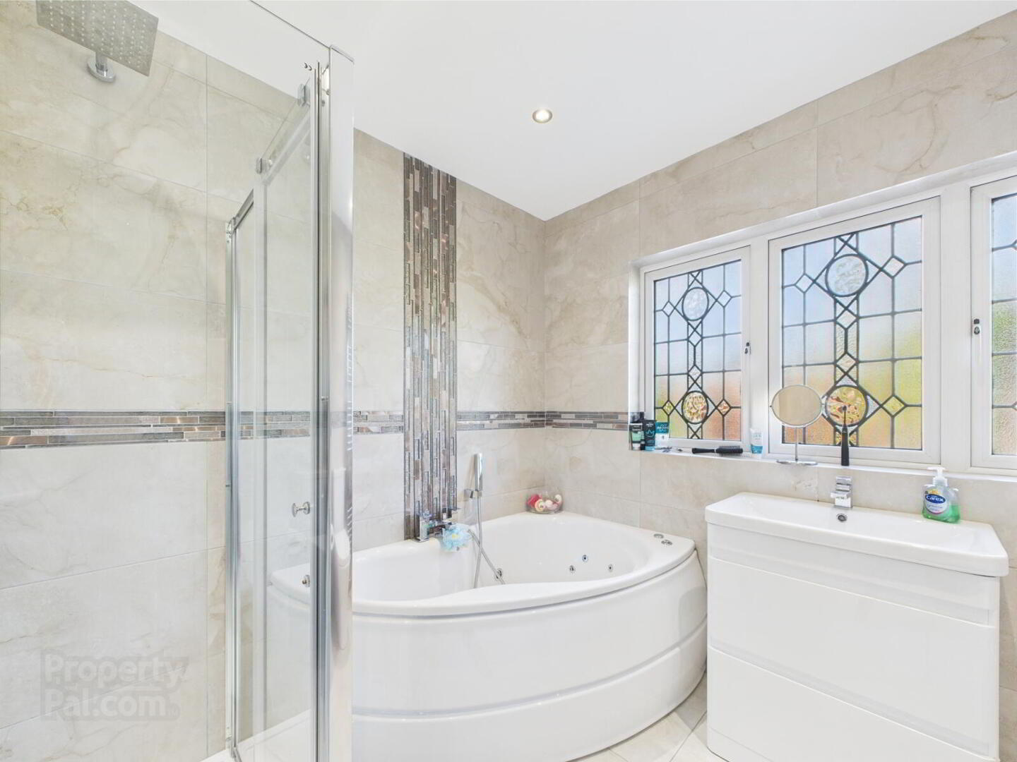 57 Balmoral Avenue 26 of 32