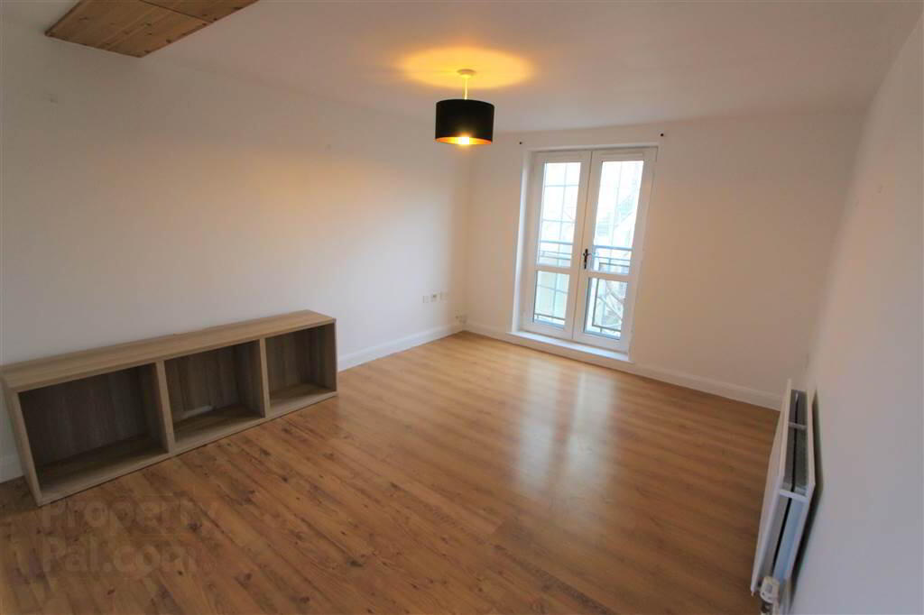 17 Dunmore Building, 32 Old Bakers Court 3 of 8