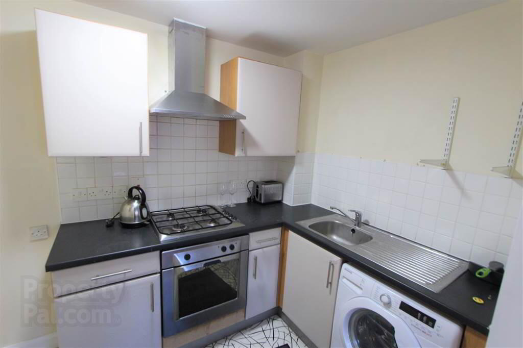17 Dunmore Building, 32 Old Bakers Court 4 of 8