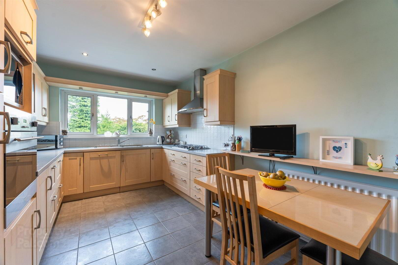 13 Grange Avenue 10 of 26