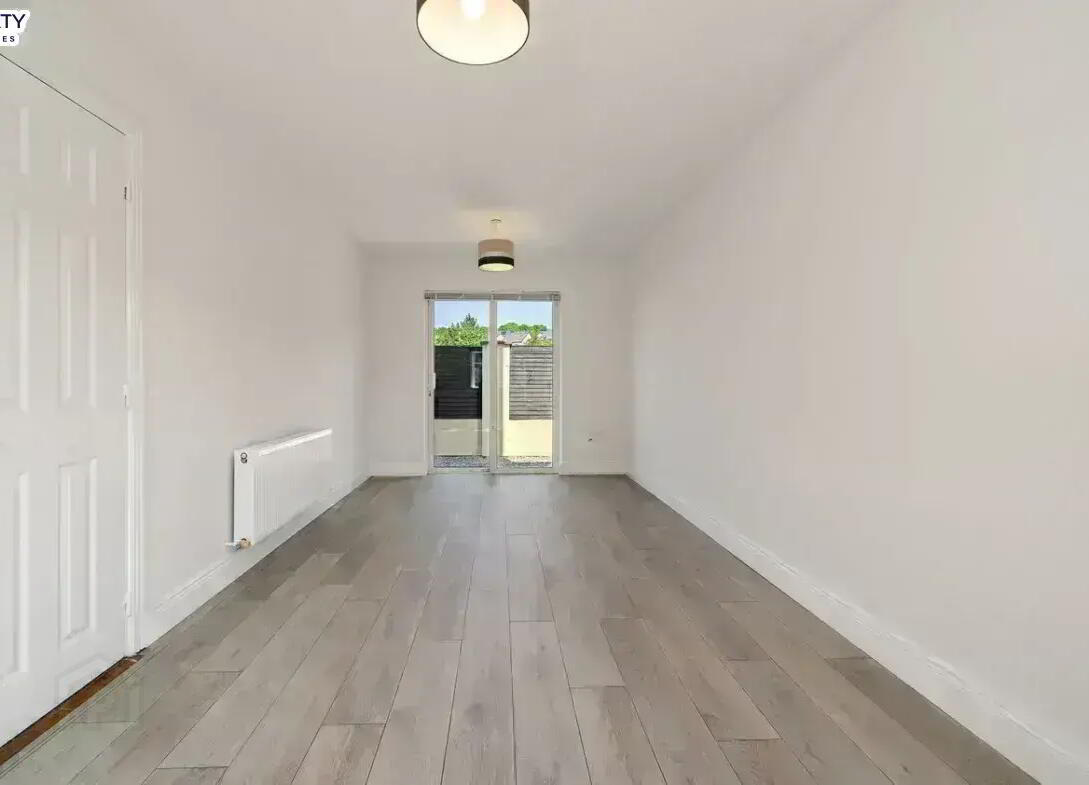 6 Ivy Grove 8 of 15