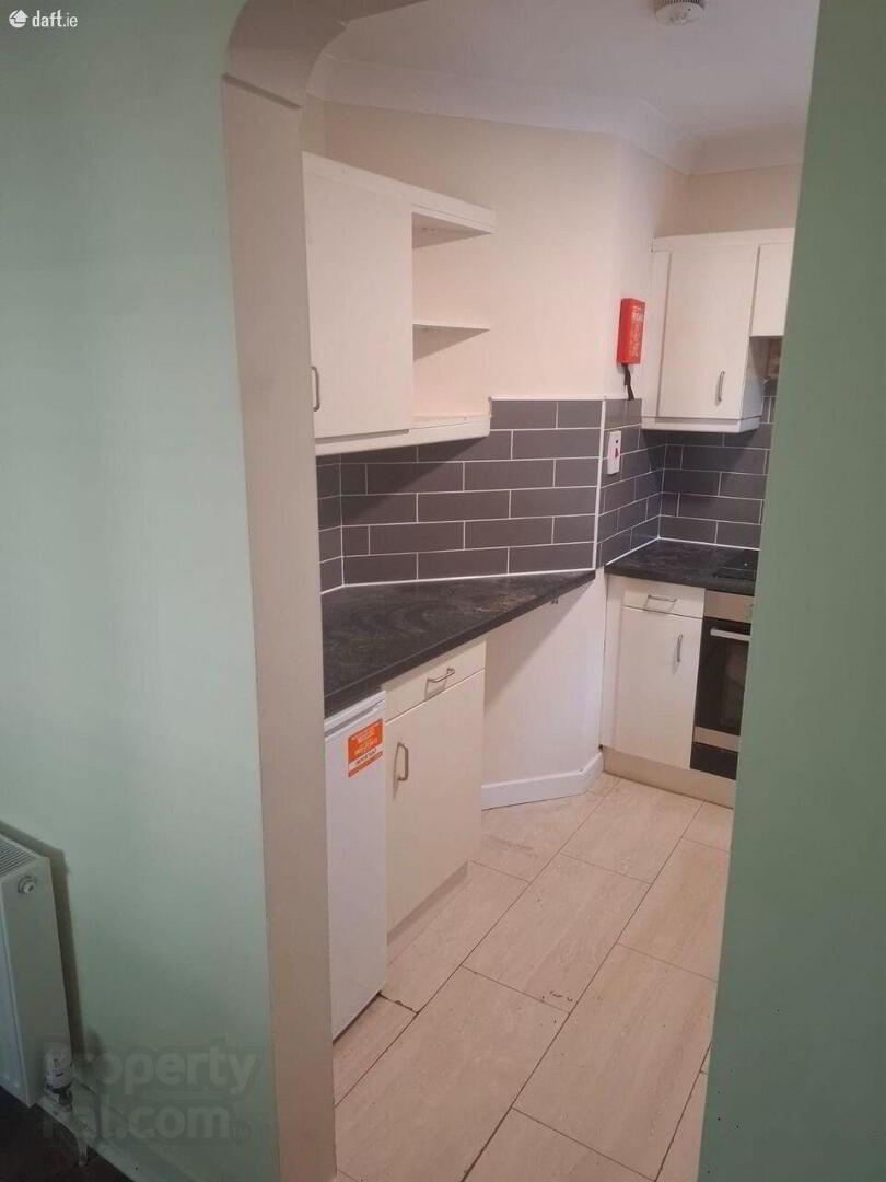 Apartment 5 Woodville Lodge 93 Belmont Avenue 4 of 10