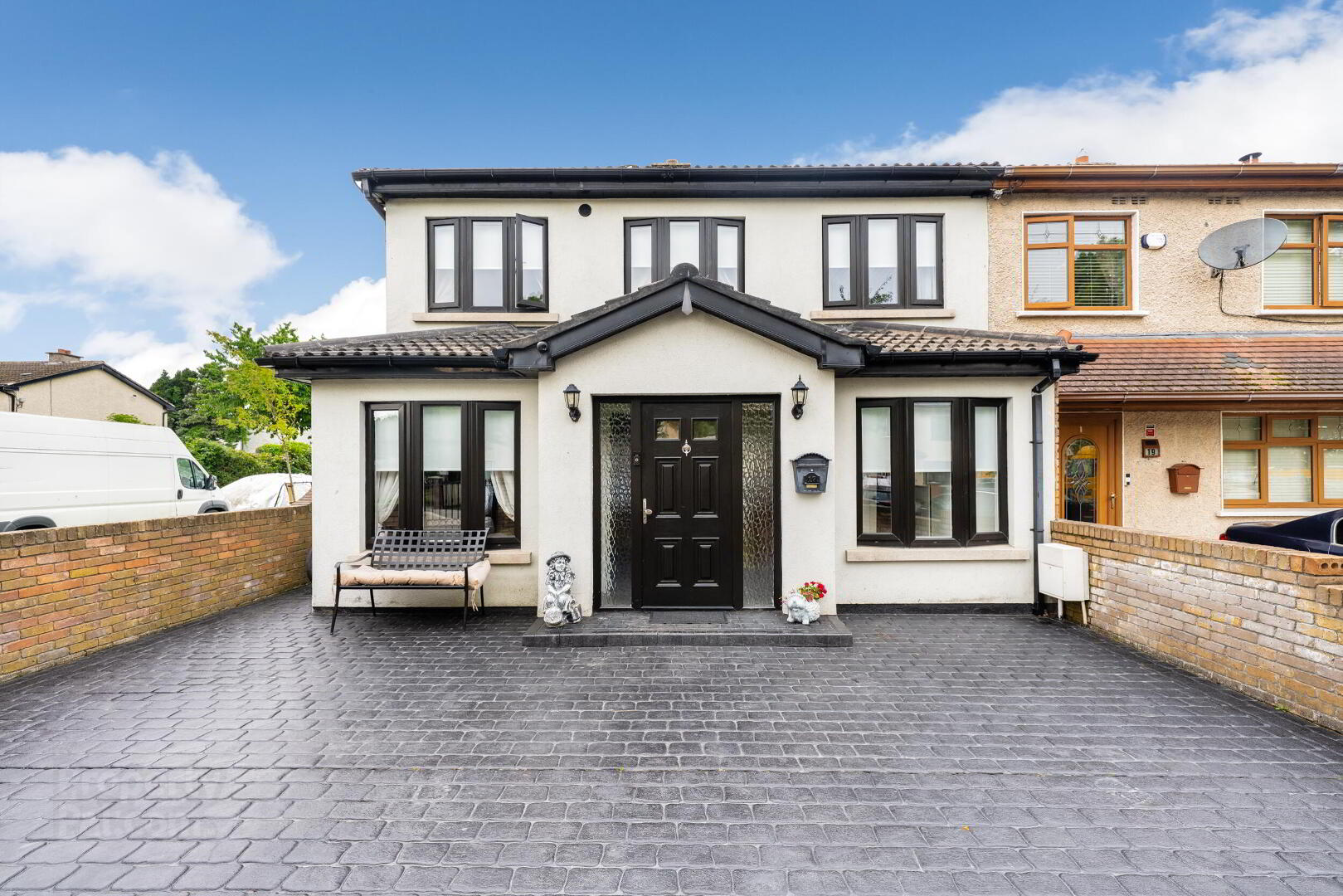 17 Lindisfarne Park 1 of 33