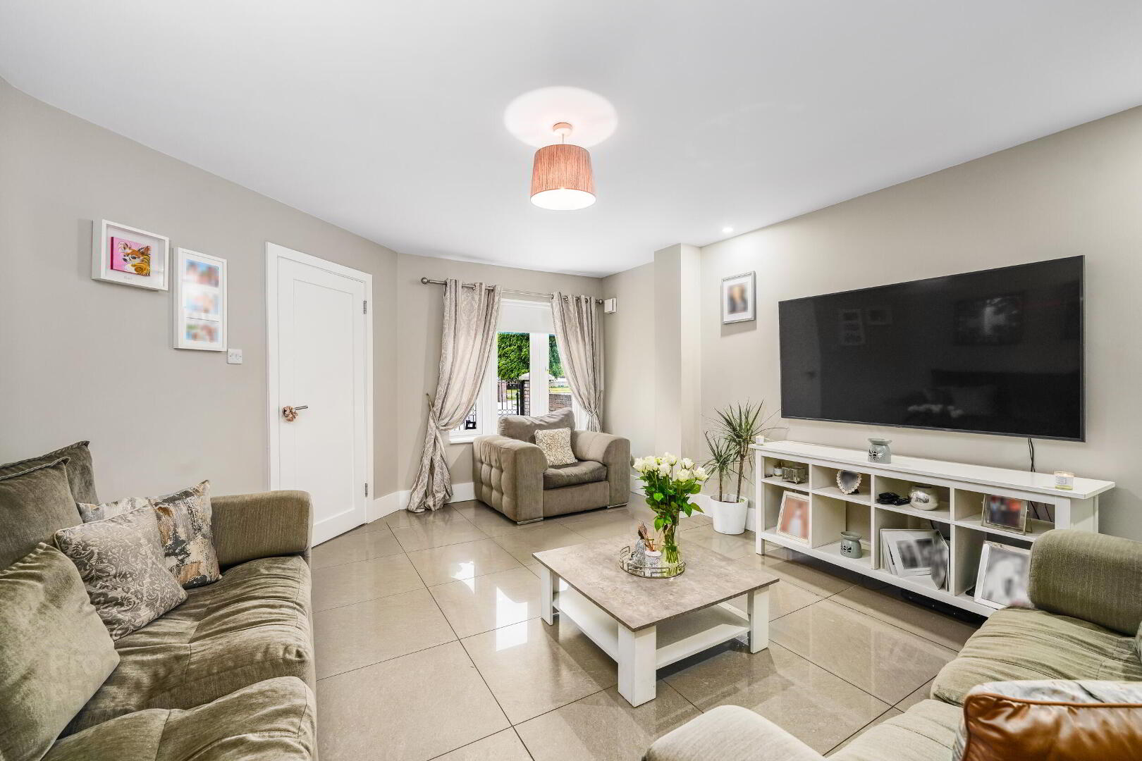 17 Lindisfarne Park 8 of 33
