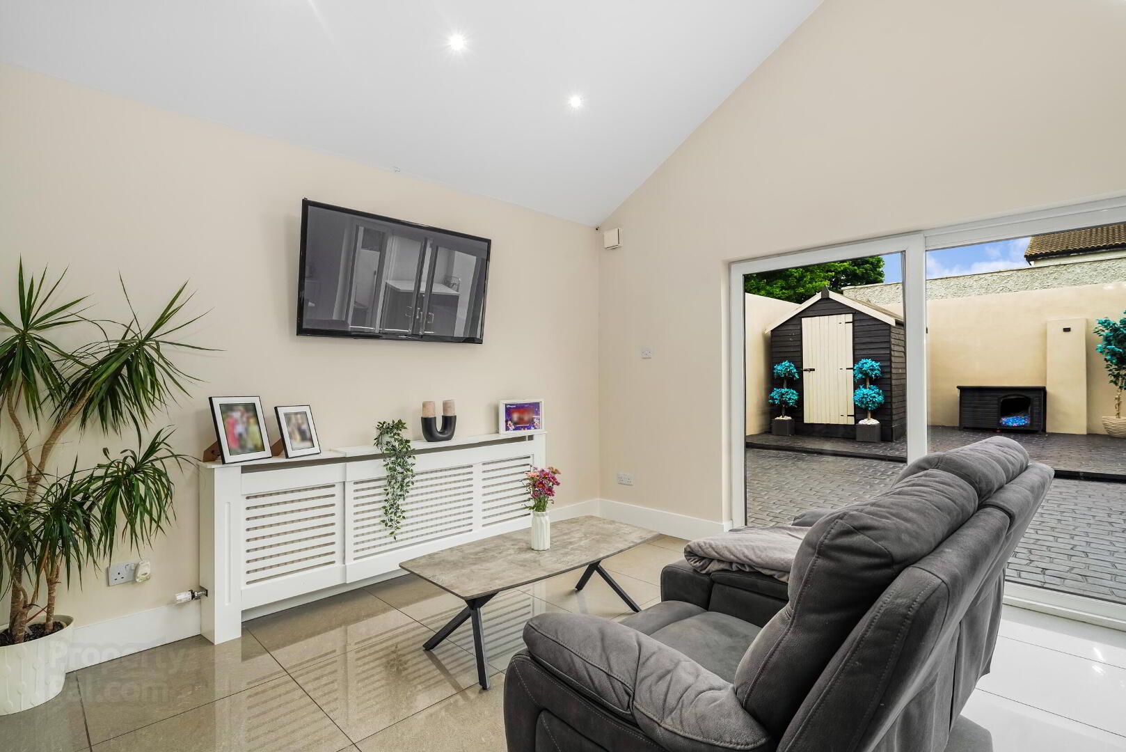 17 Lindisfarne Park 10 of 33