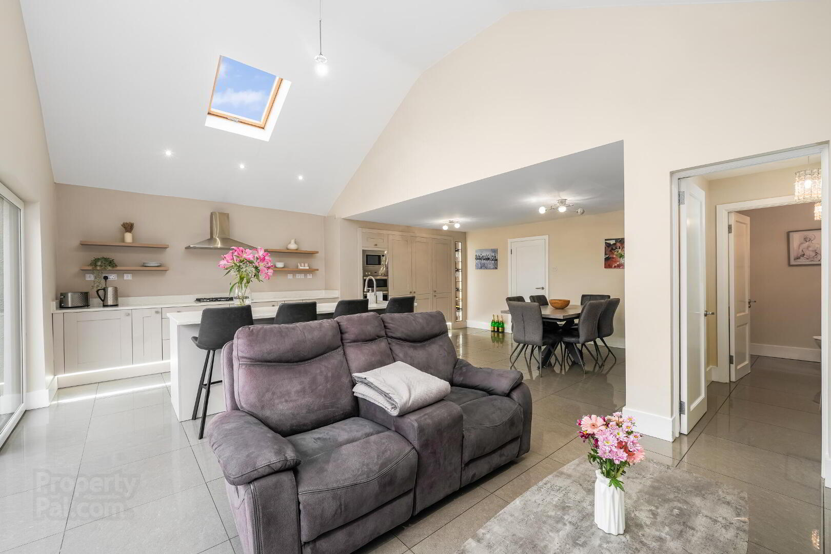 17 Lindisfarne Park 11 of 33