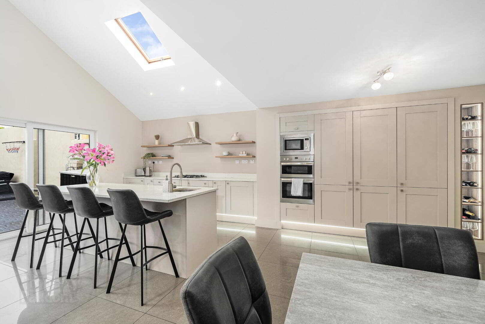 17 Lindisfarne Park 15 of 33