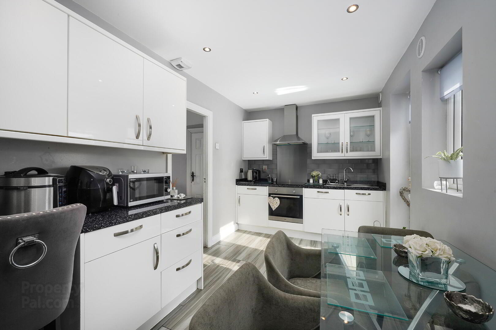 172 Le Fanu Road 8 of 24