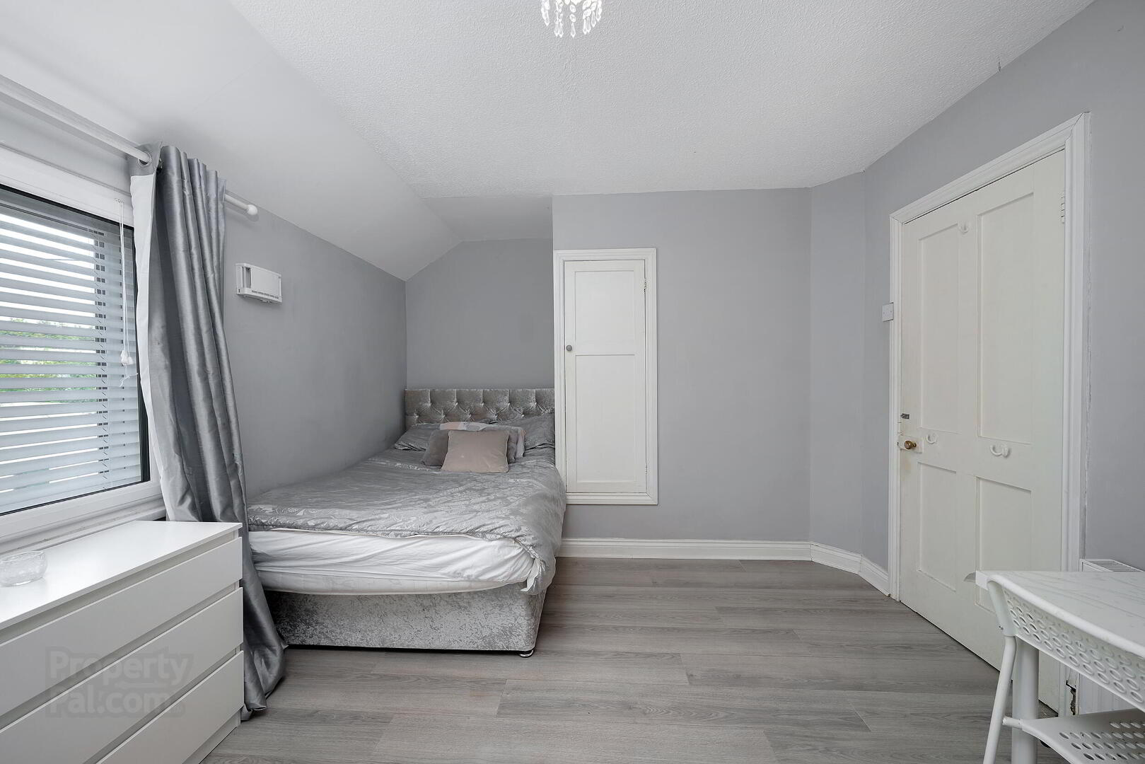 172 Le Fanu Road 13 of 24