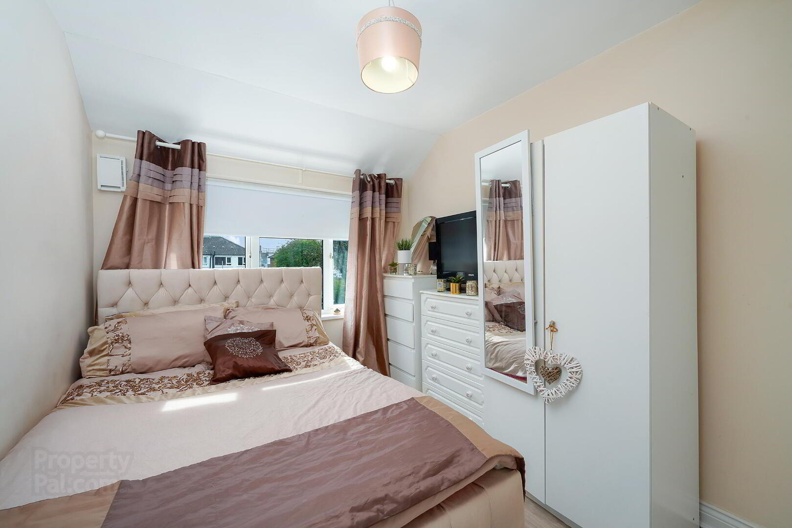 172 Le Fanu Road 15 of 24