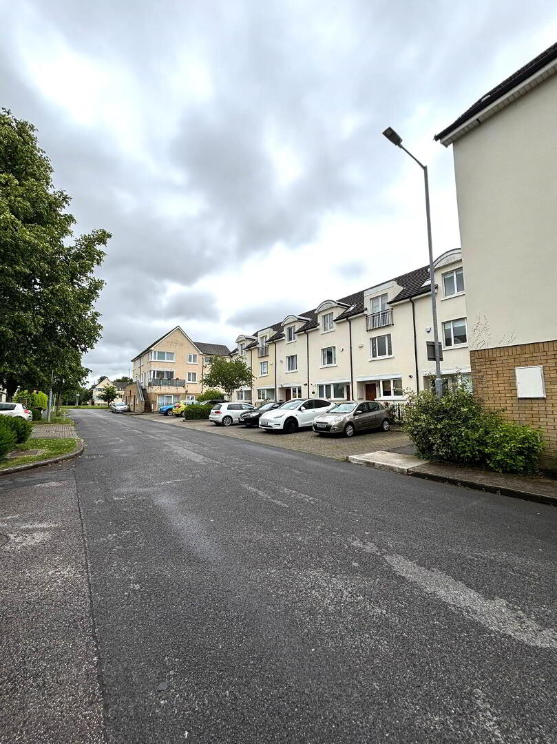 Delhurst Avenue 1 of 13