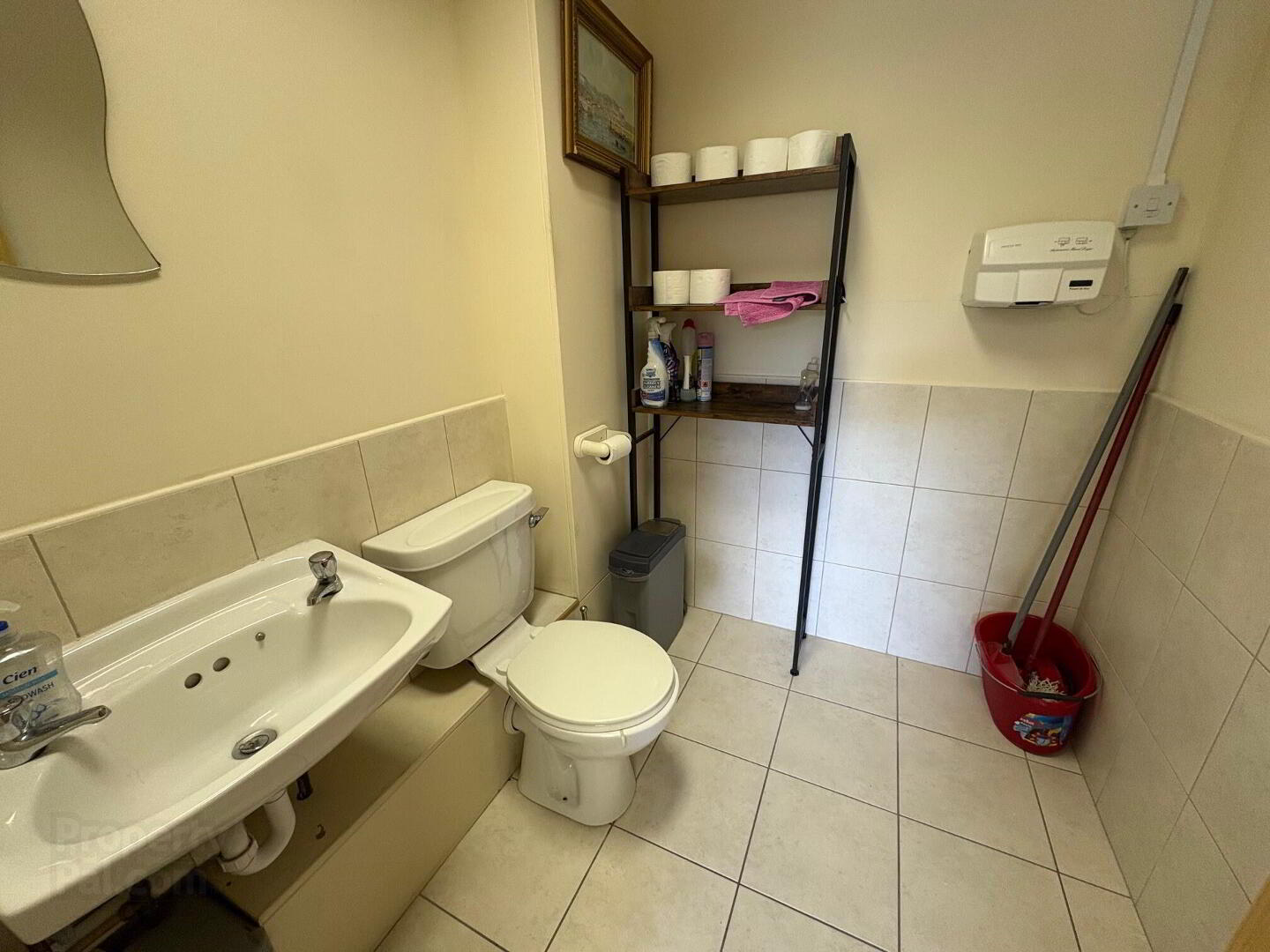 11 Suite Block, 1 Broomhall Business Park 5 of 6