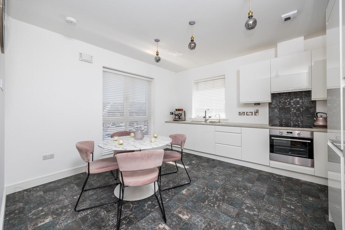 25 Churchfield Cres 7 of 20
