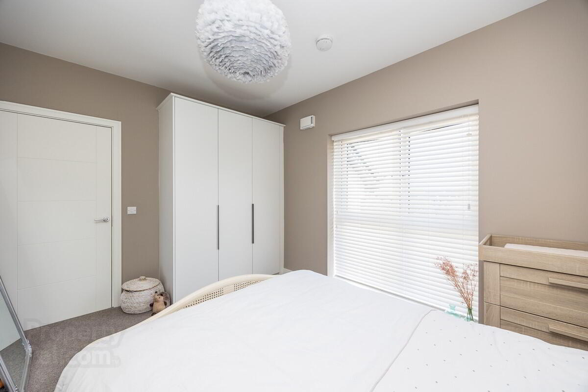 25 Churchfield Cres 14 of 20