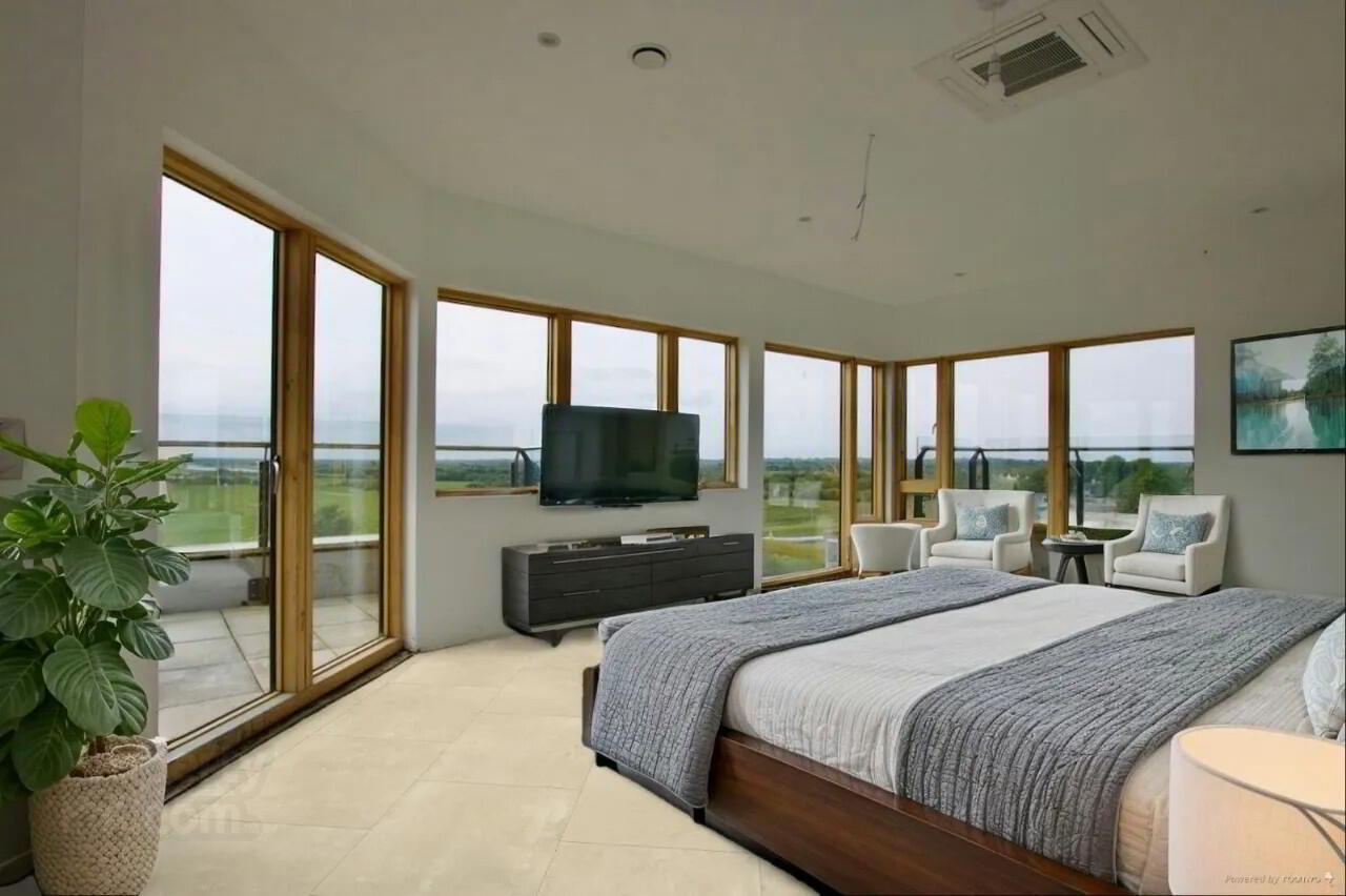 51 Bastion Quay 9 of 25