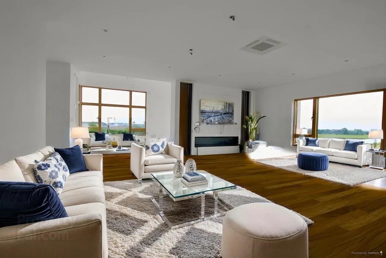 51 Bastion Quay 11 of 25