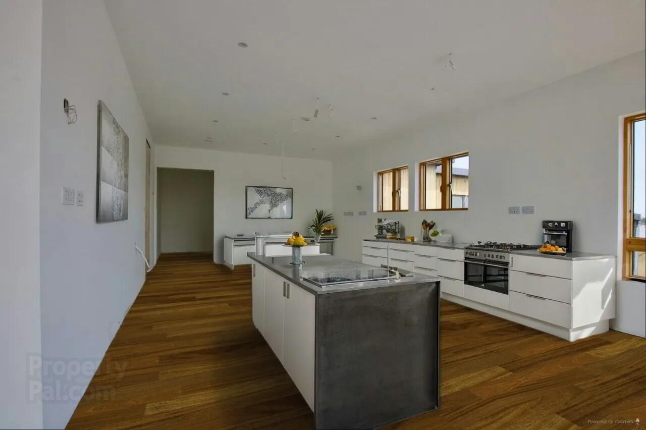 51 Bastion Quay 13 of 25