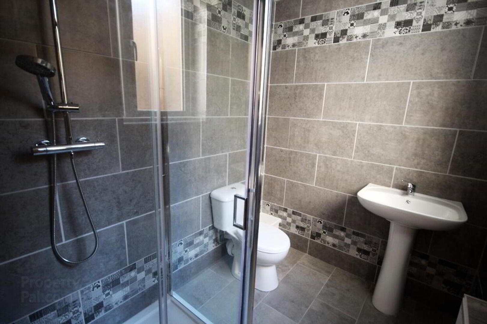 121a Disraeli Street 6 of 7