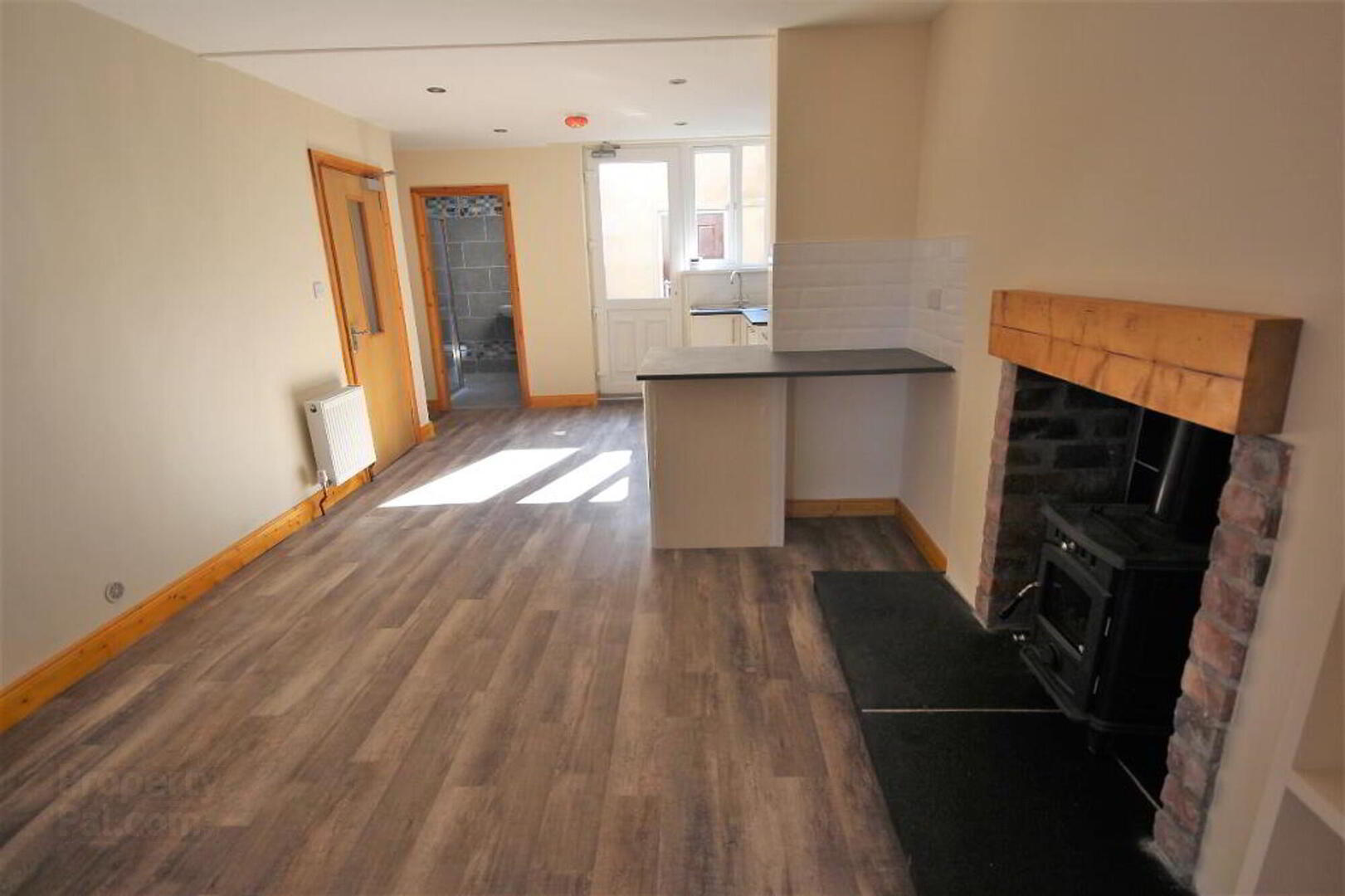 121a Disraeli Street 3 of 7