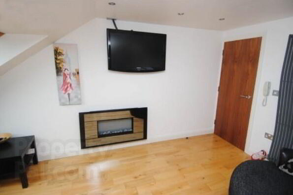 117 Eglinton Street 10 of 12