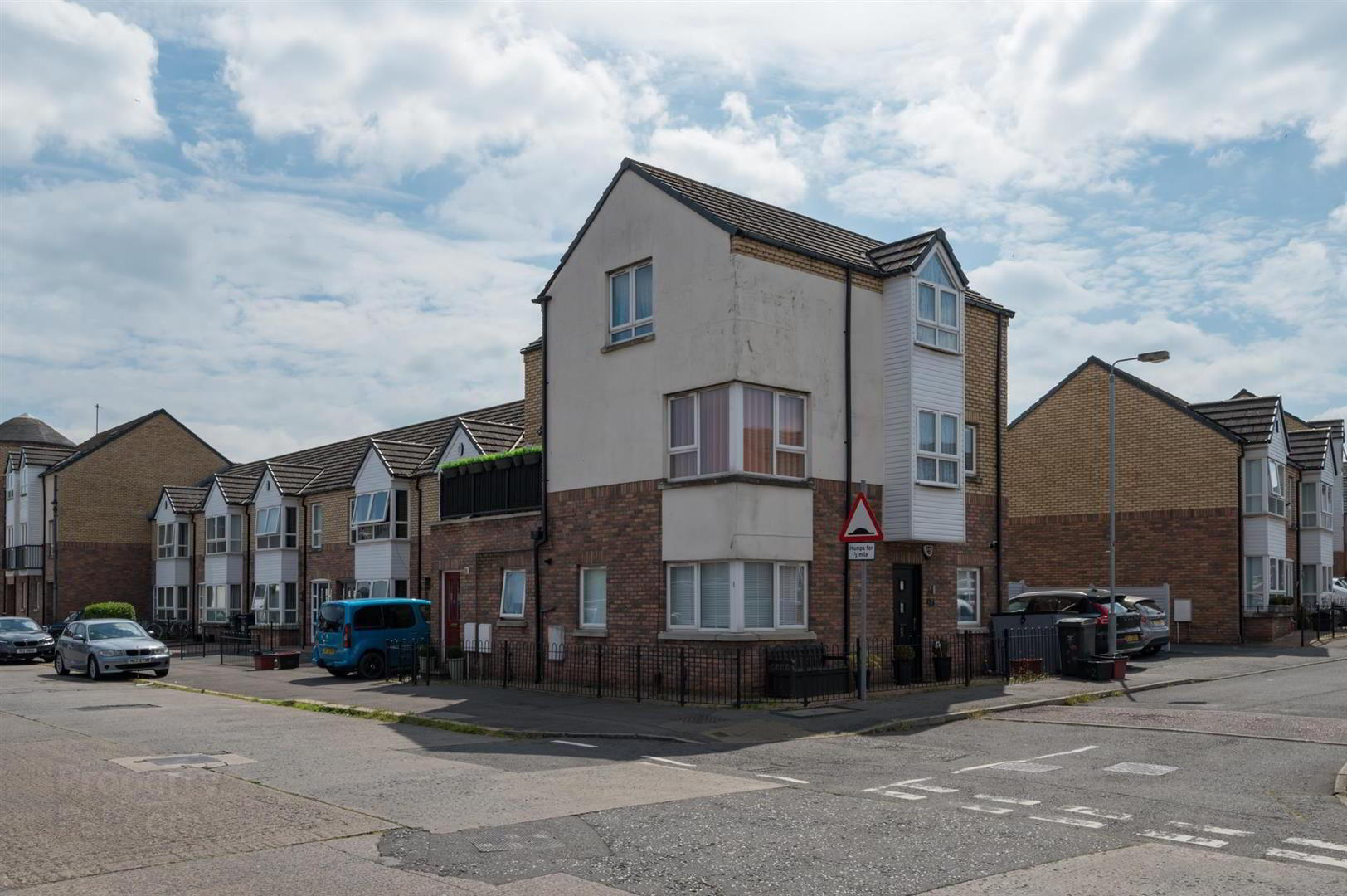 57 Willowfield Street 1 of 16
