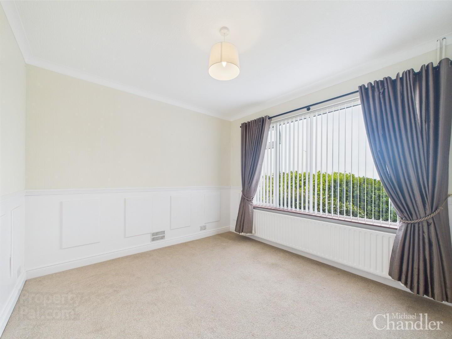 242 Saintfield Road 6 of 24