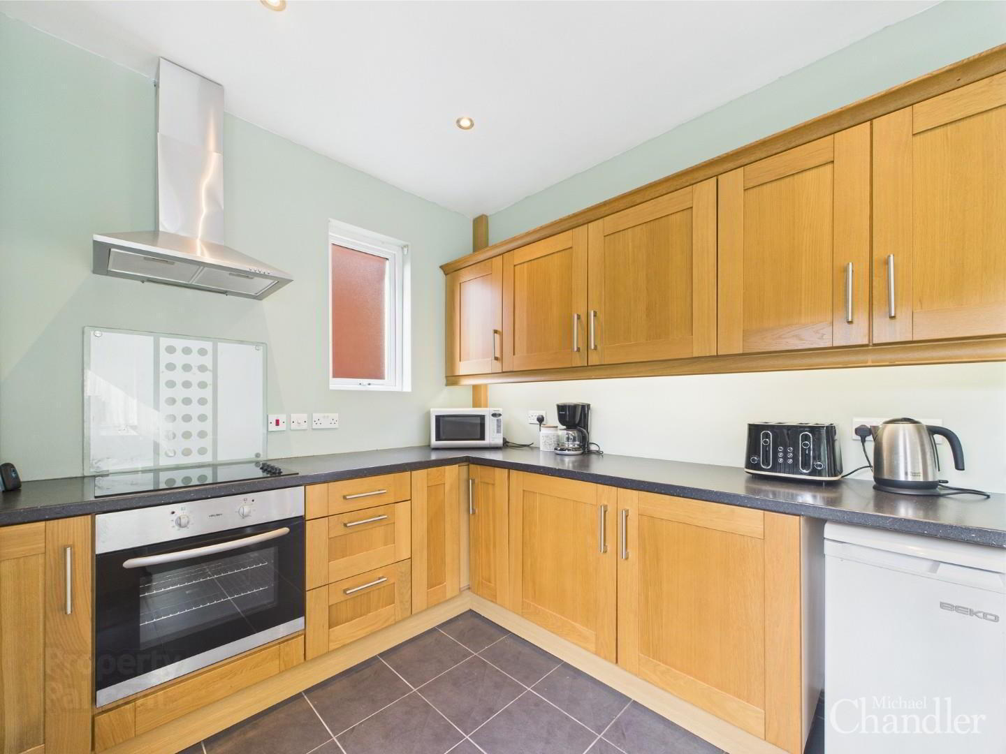 242 Saintfield Road 8 of 24
