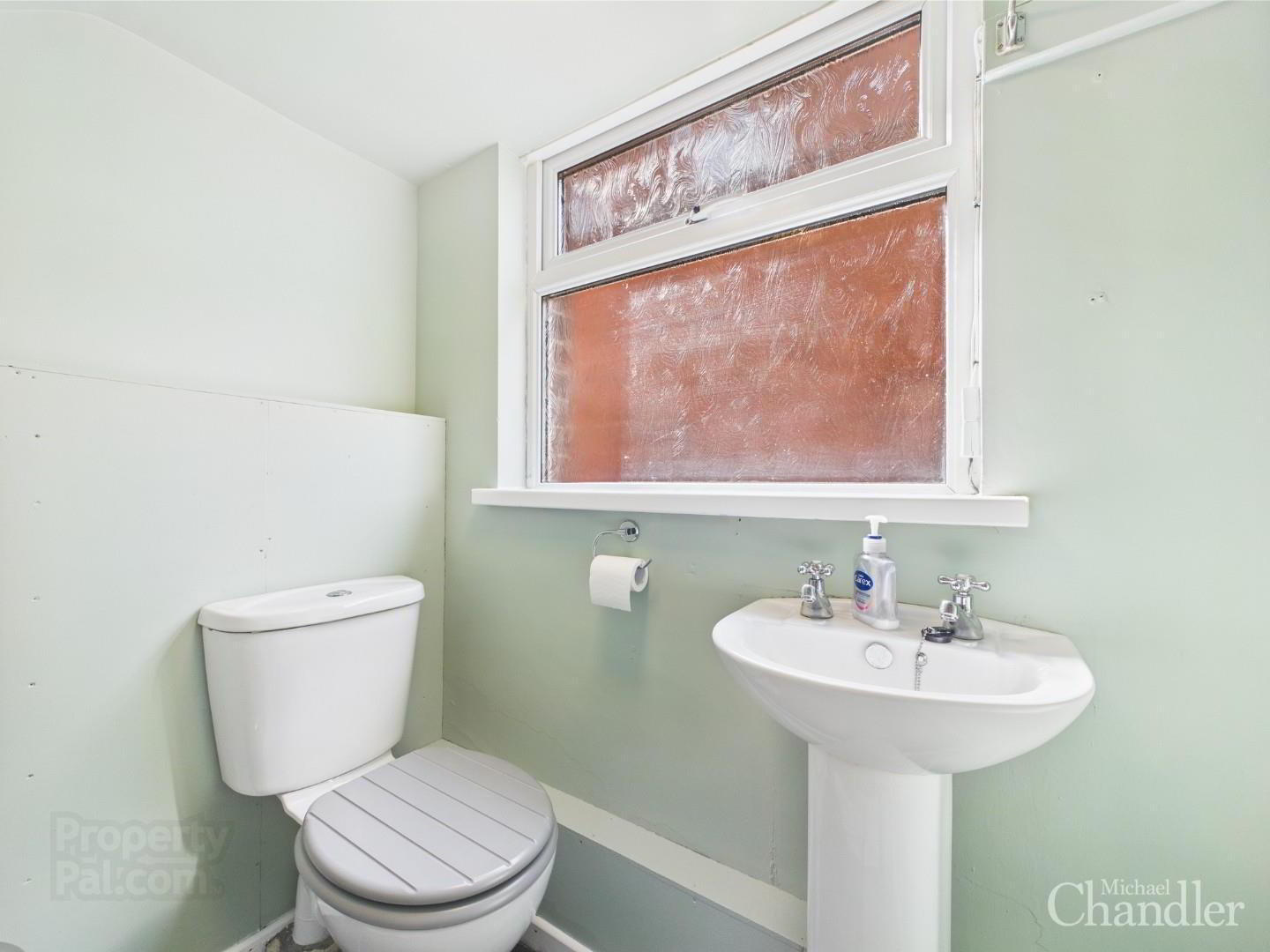 242 Saintfield Road 10 of 24