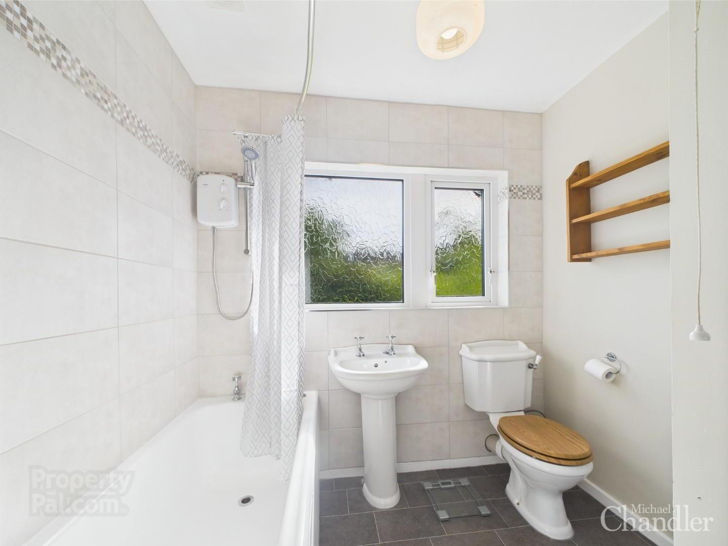 242 Saintfield Road 18 of 24