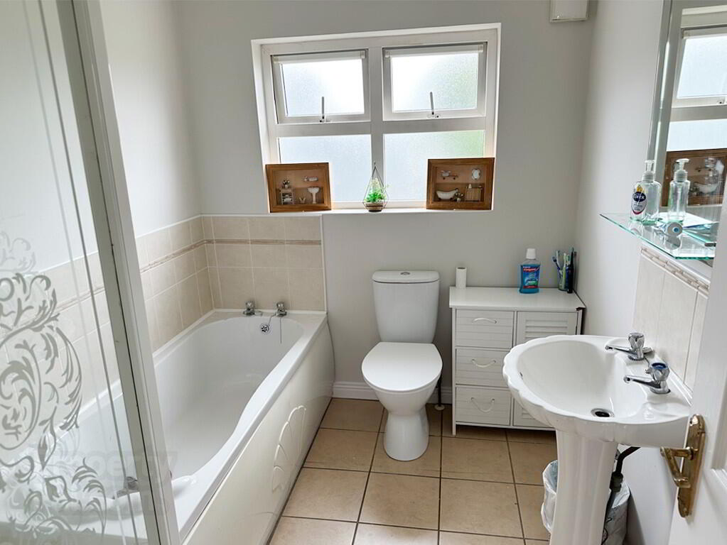 23 Bavan Grove 11 of 12