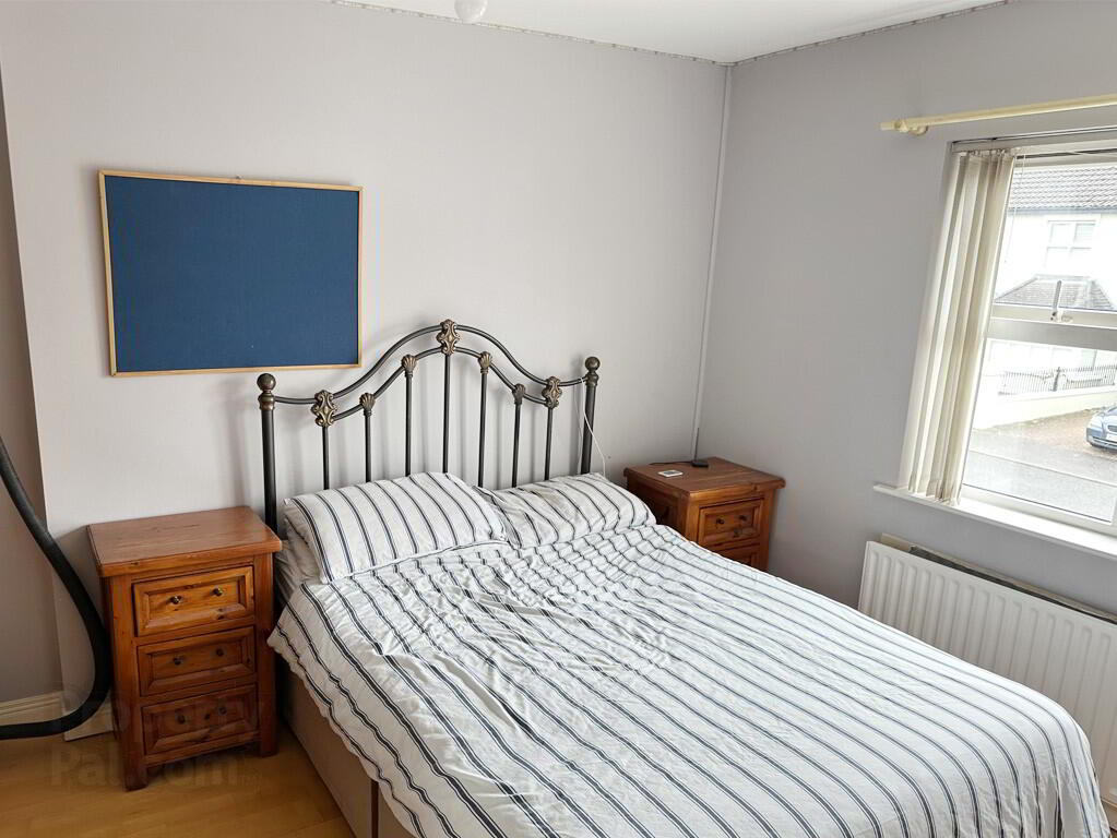 23 Bavan Grove 9 of 12
