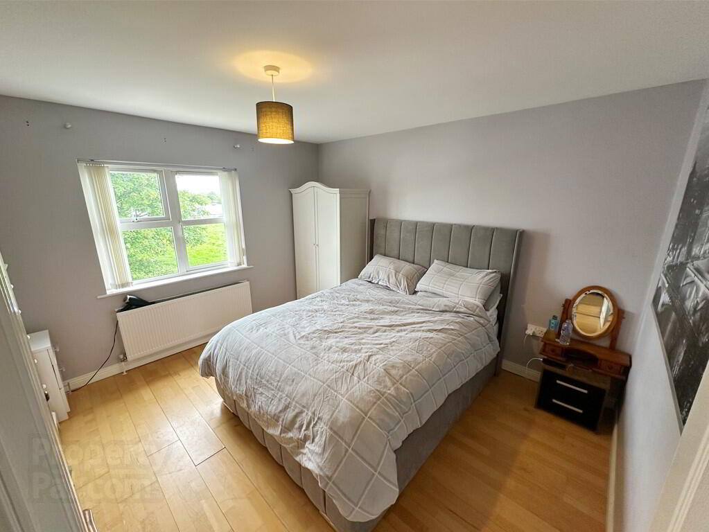 23 Bavan Grove 8 of 12