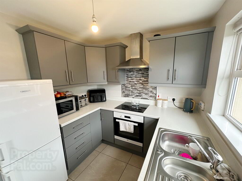 23 Bavan Grove 3 of 12