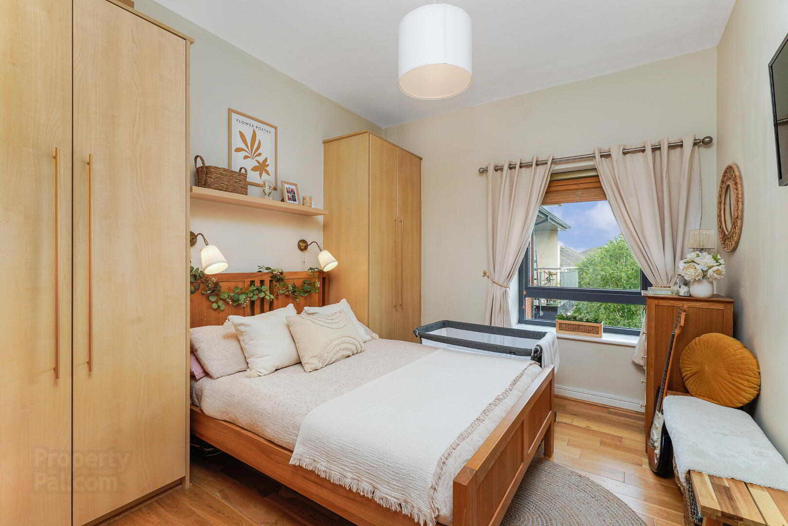 12 Rosse Court Hall 14 of 28