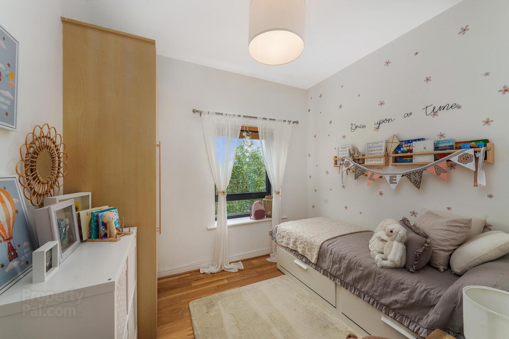 12 Rosse Court Hall 18 of 28