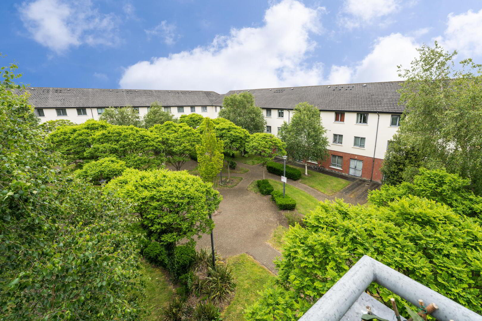 12 Rosse Court Hall 24 of 28