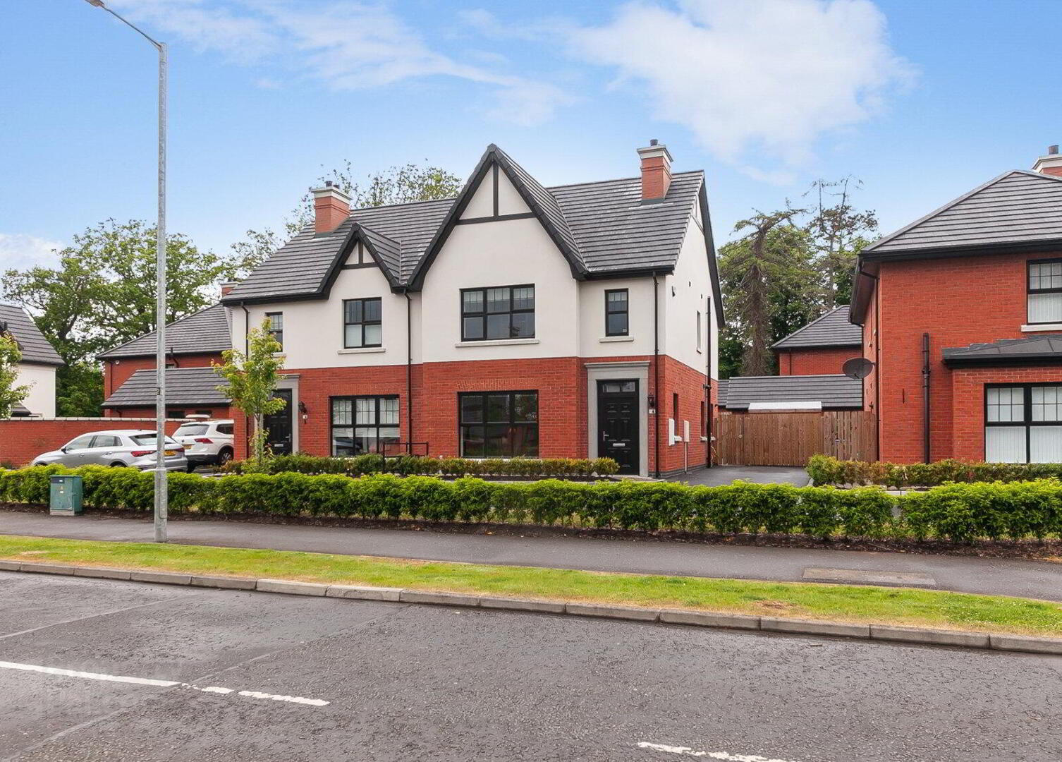 4 Oakfield Park Square 1 of 17