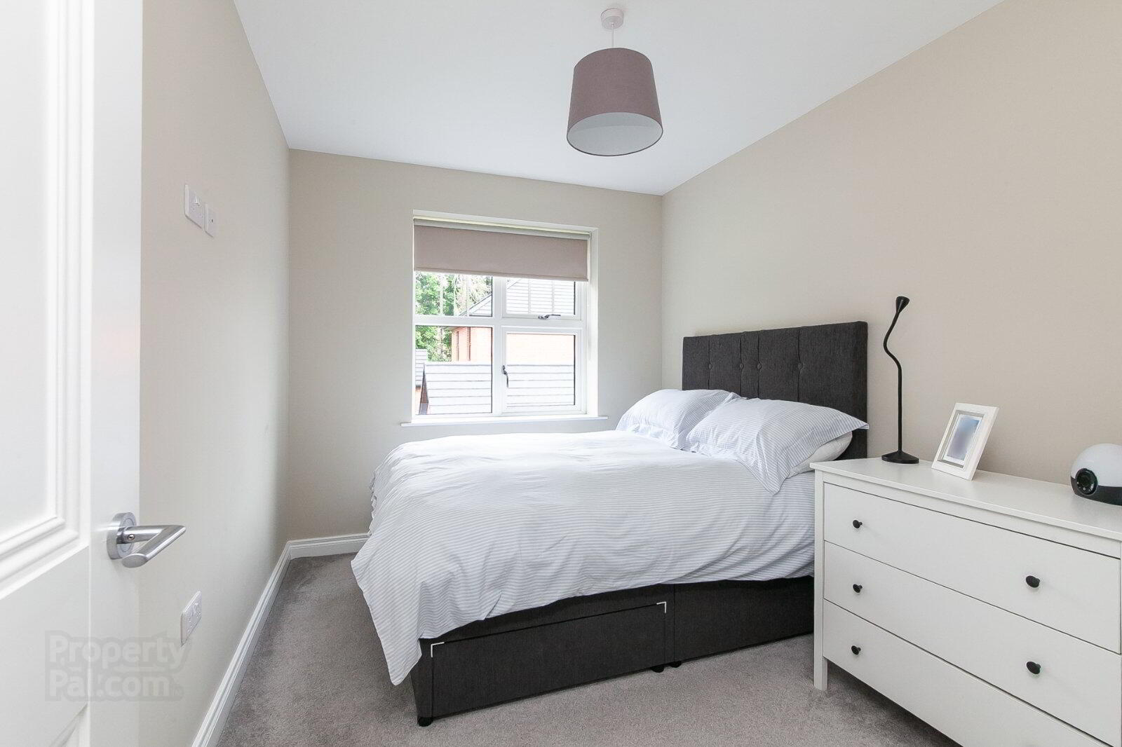 4 Oakfield Park Square 12 of 17