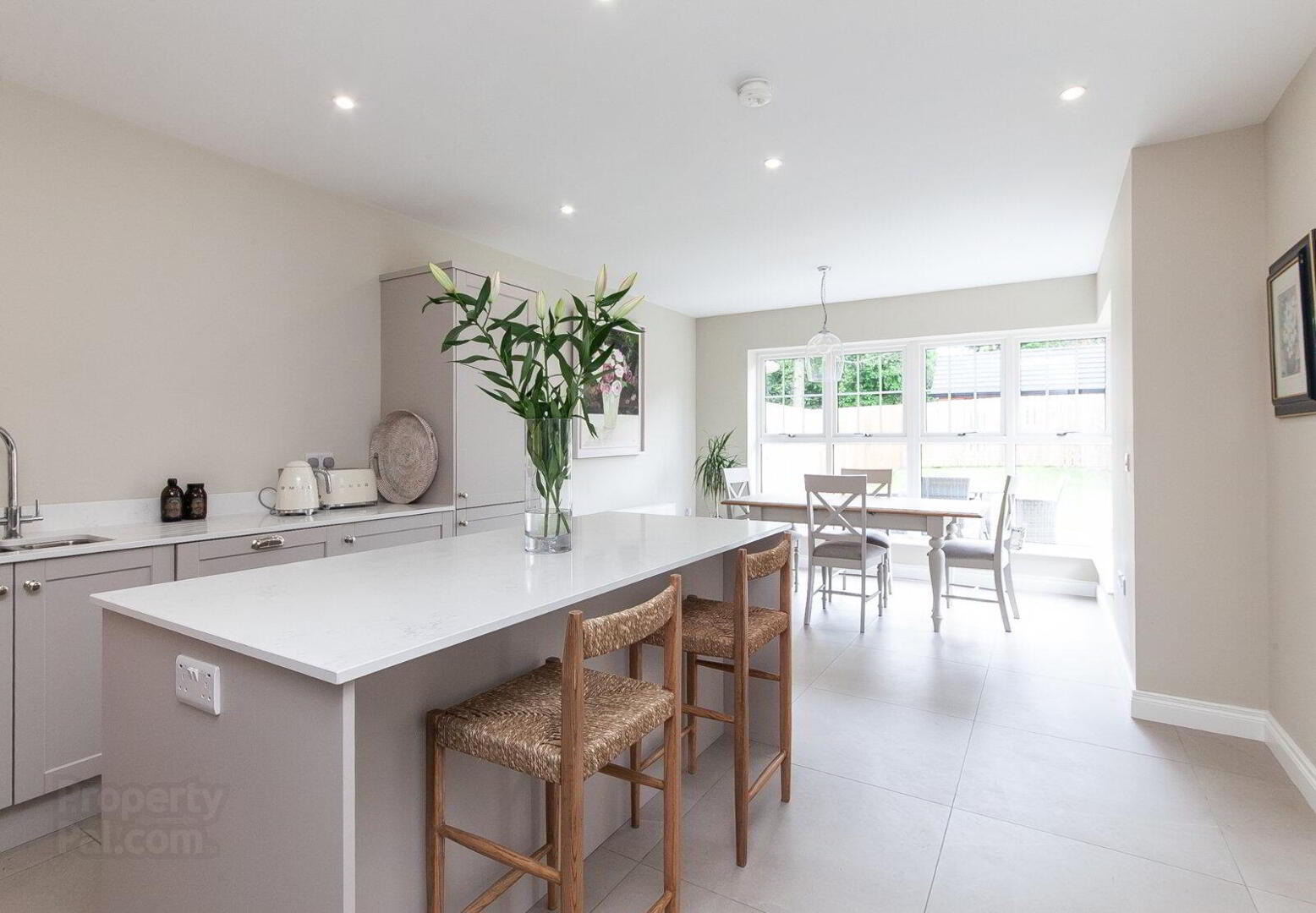 4 Oakfield Park Square 5 of 17
