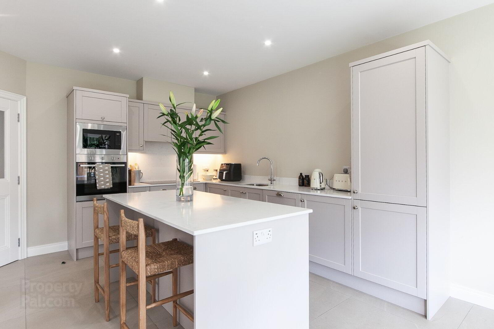 4 Oakfield Park Square 6 of 17