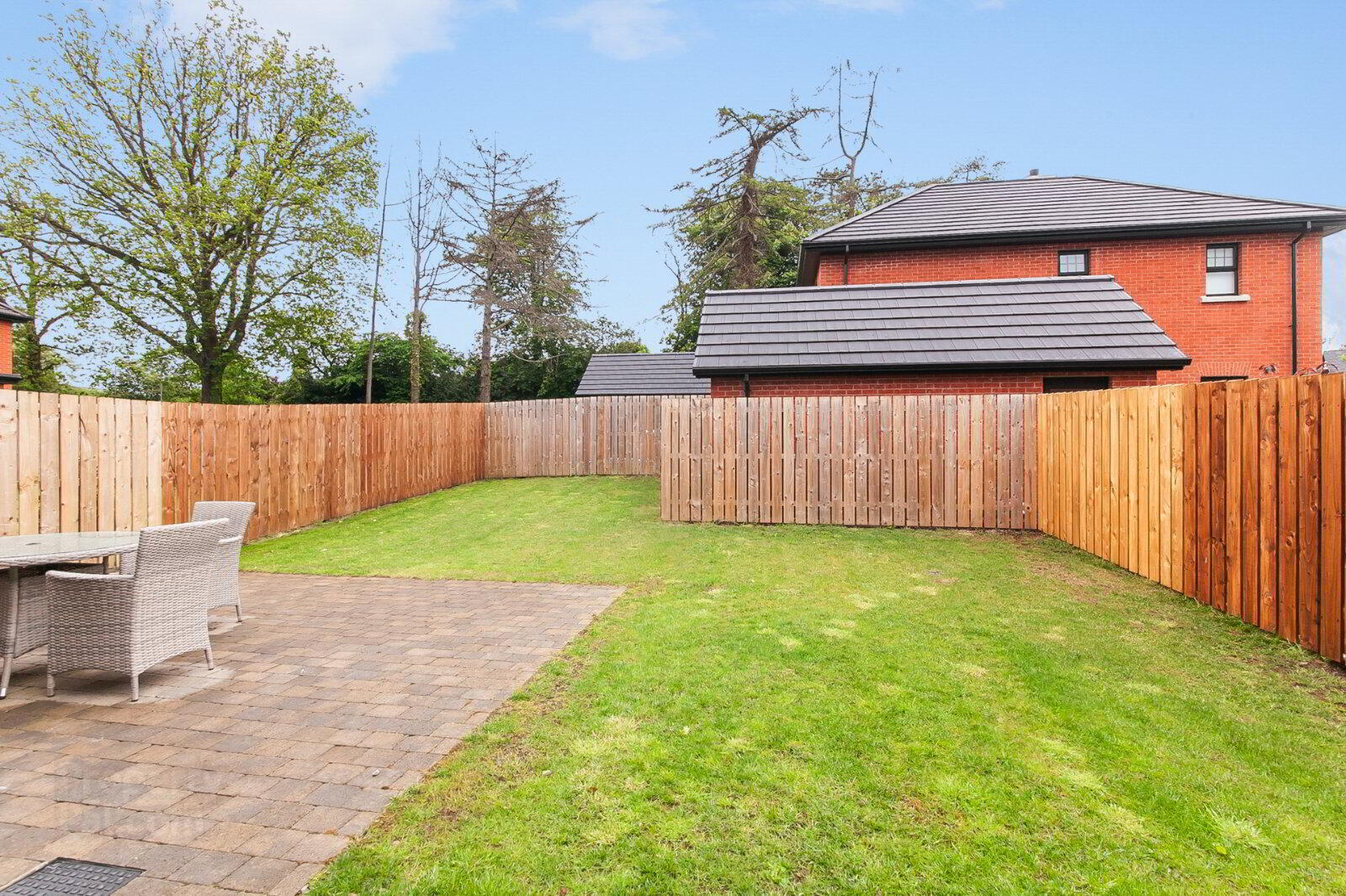 4 Oakfield Park Square 17 of 17
