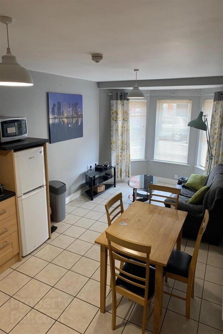 21a Fitzroy Avenue 4 of 7