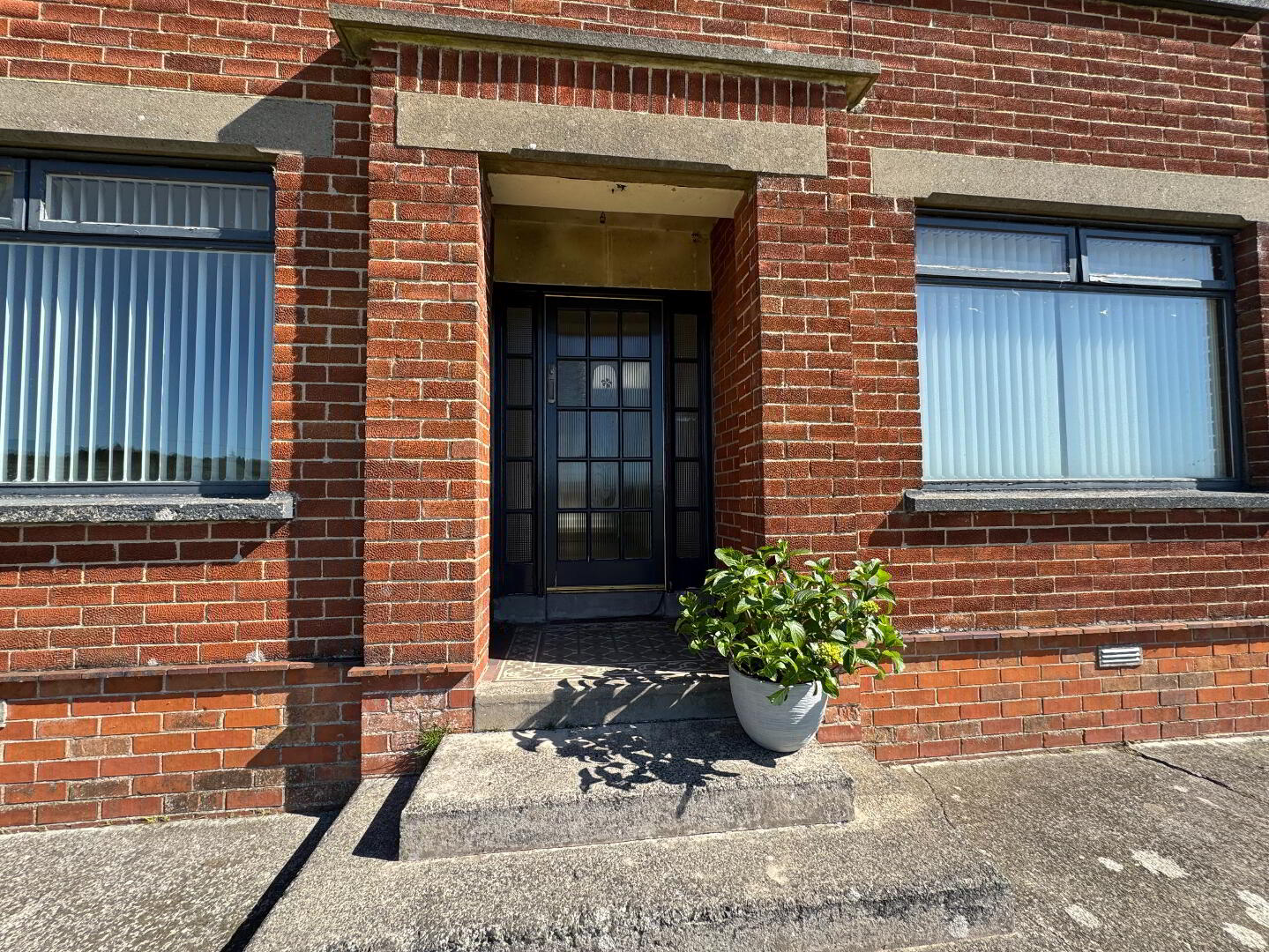 property description image
