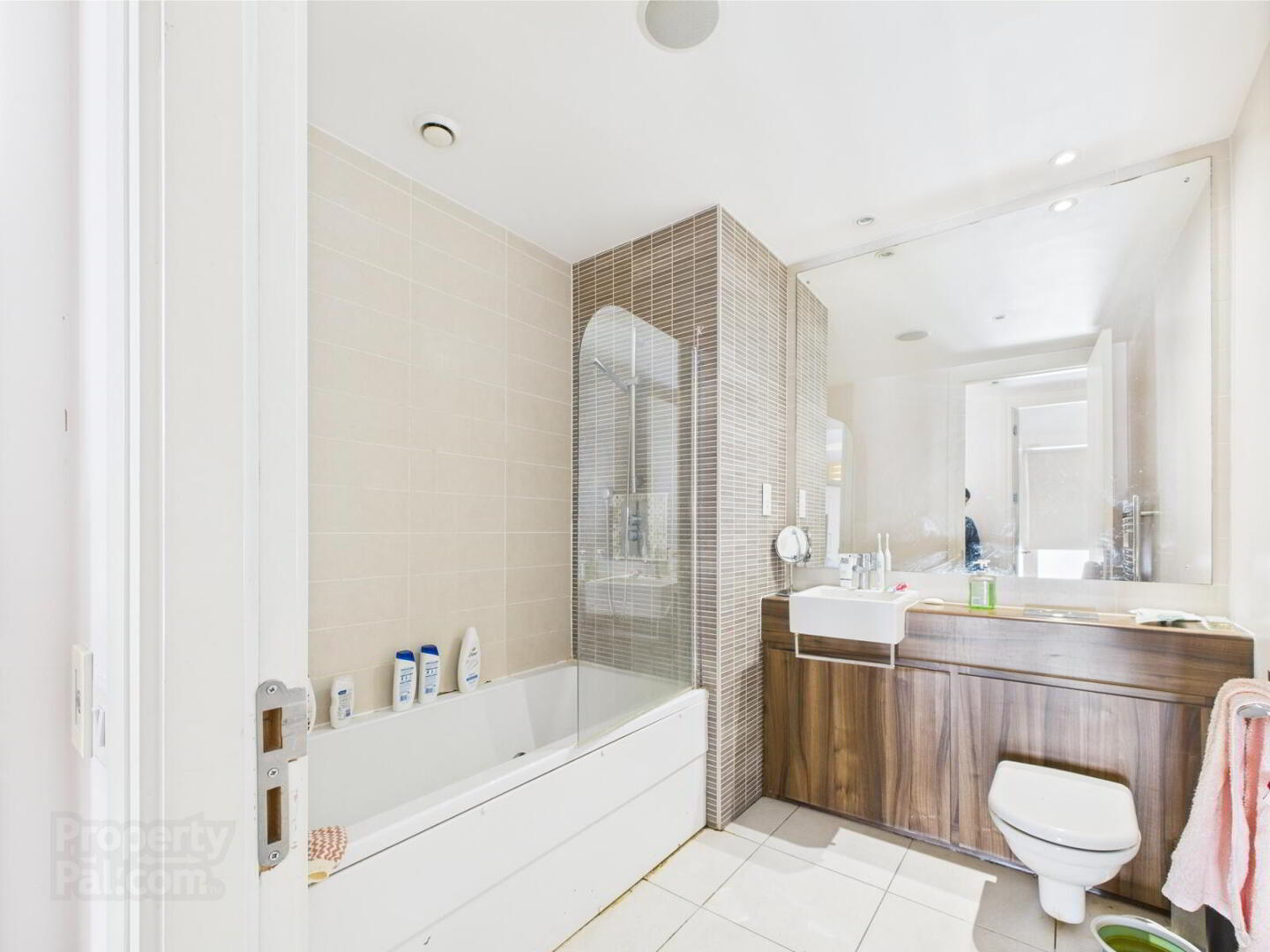 Apartment 11.41 The Arc 2l Queens Road 12 of 13