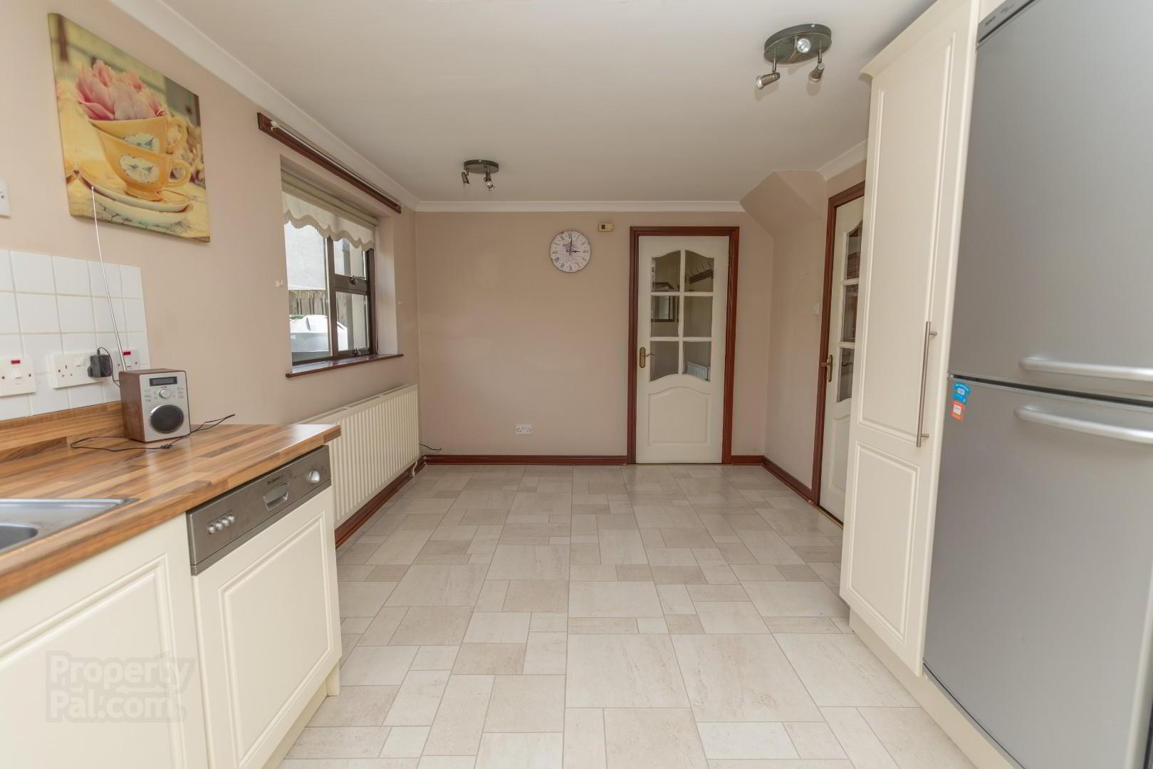 5 Downshire Court 8 of 26