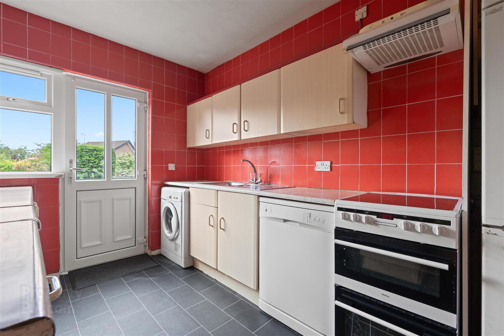38 Moyra Drive 4 of 14