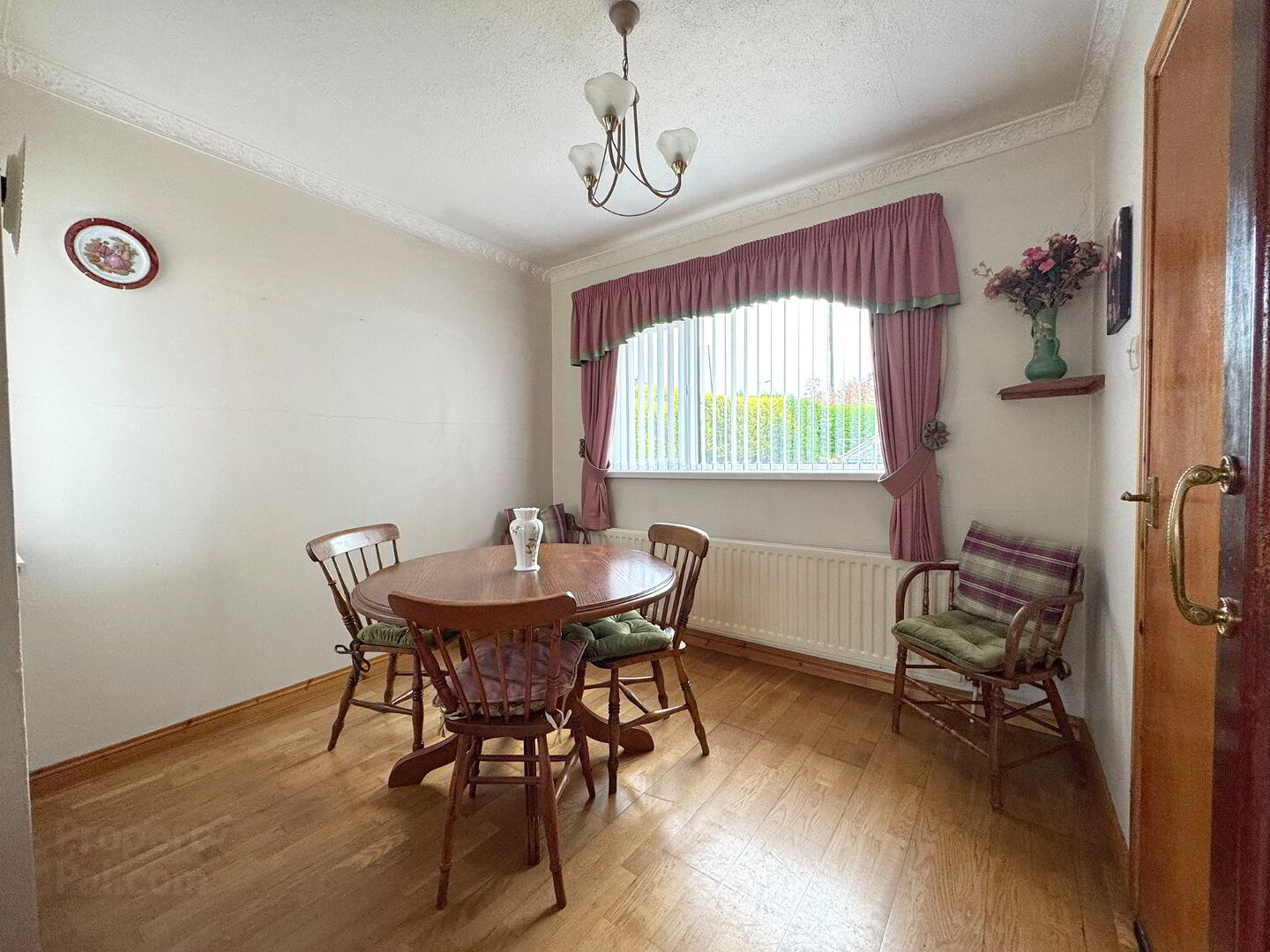 1 Edenvale Avenue 8 of 22