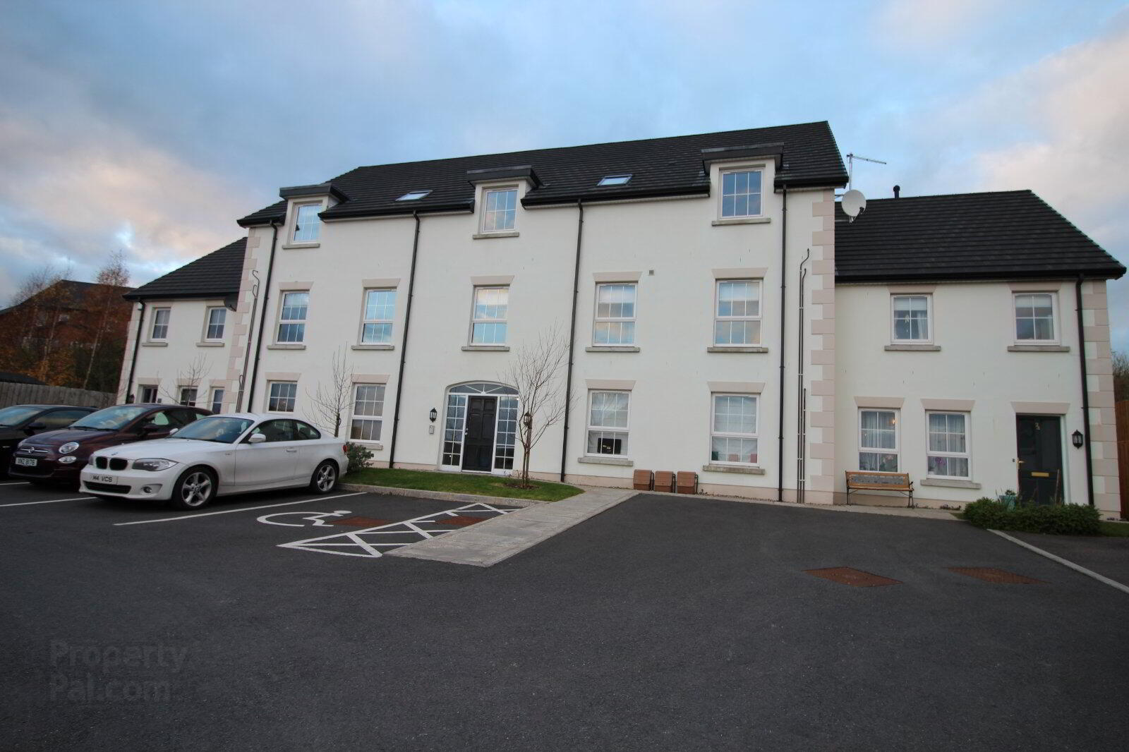 22 Fountain Mews 1 of 10