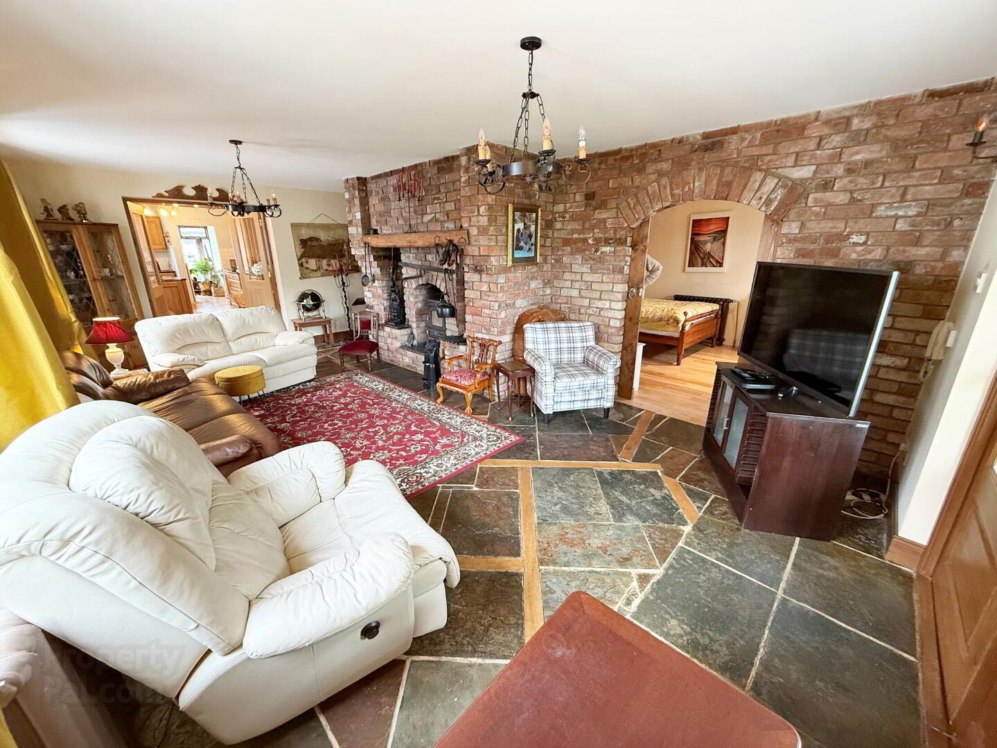 48 Freehall Road 10 of 27